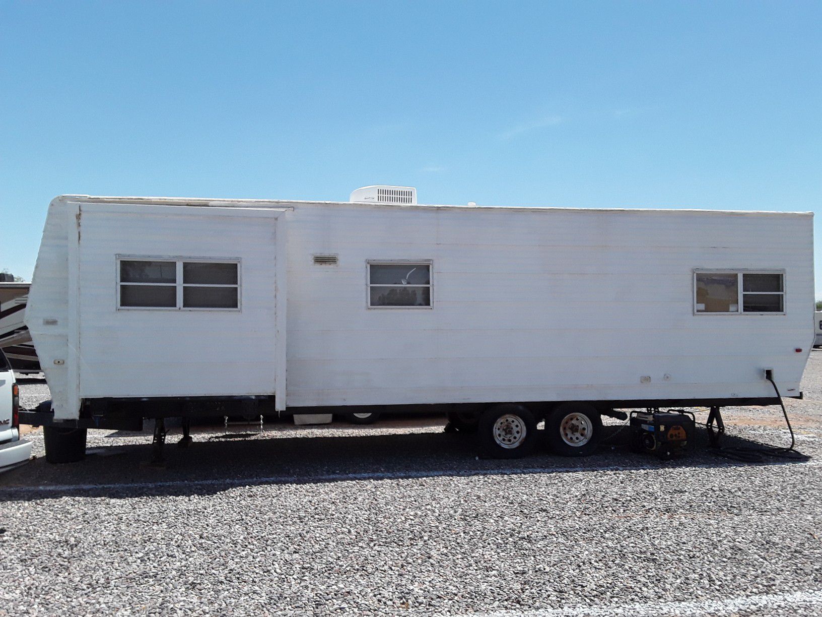 2006 travel trailer. 2100 first come