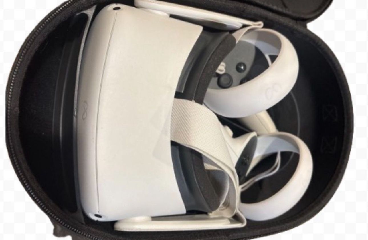 Oculus / Meta Quest 2 (Official Carry Case Included)