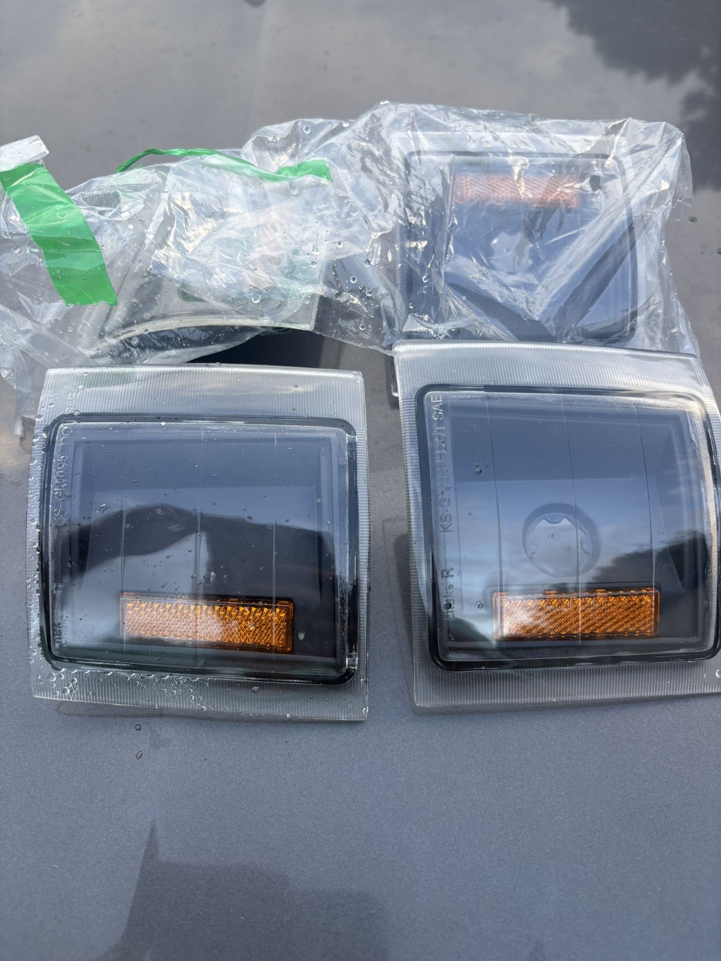 Chevrolet 1500 Front Corner Lights