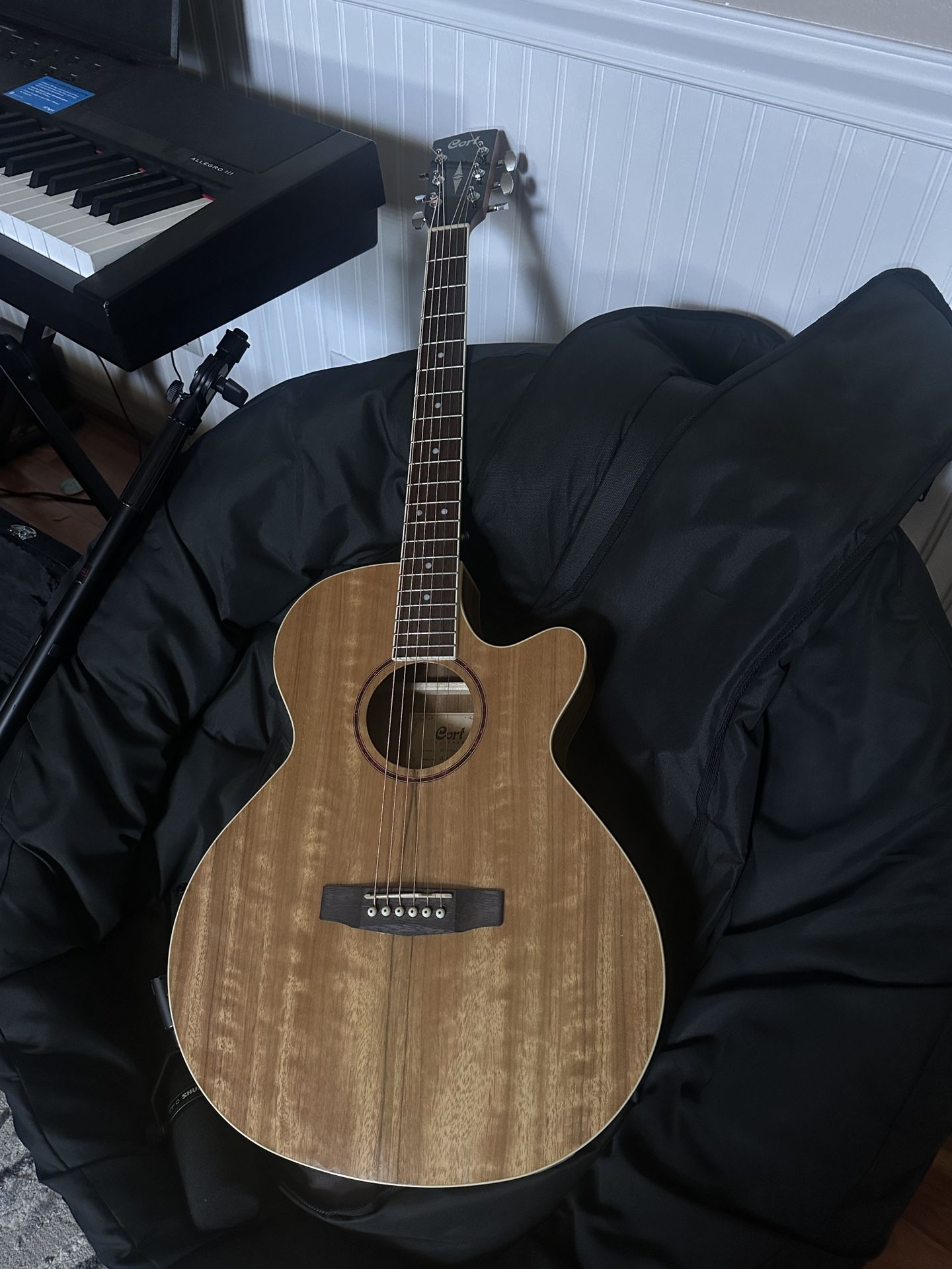 6 String Cort Guitar 