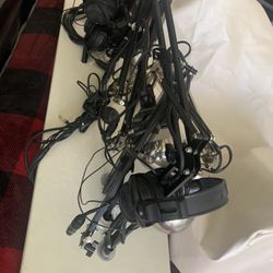 Mic Soporte, (4) Luces (2) Headphones (4)