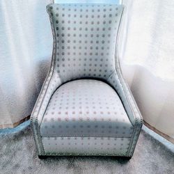 Stunning Classic Chair 