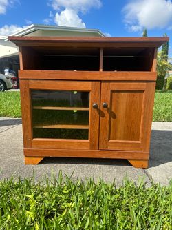 Free TV stand