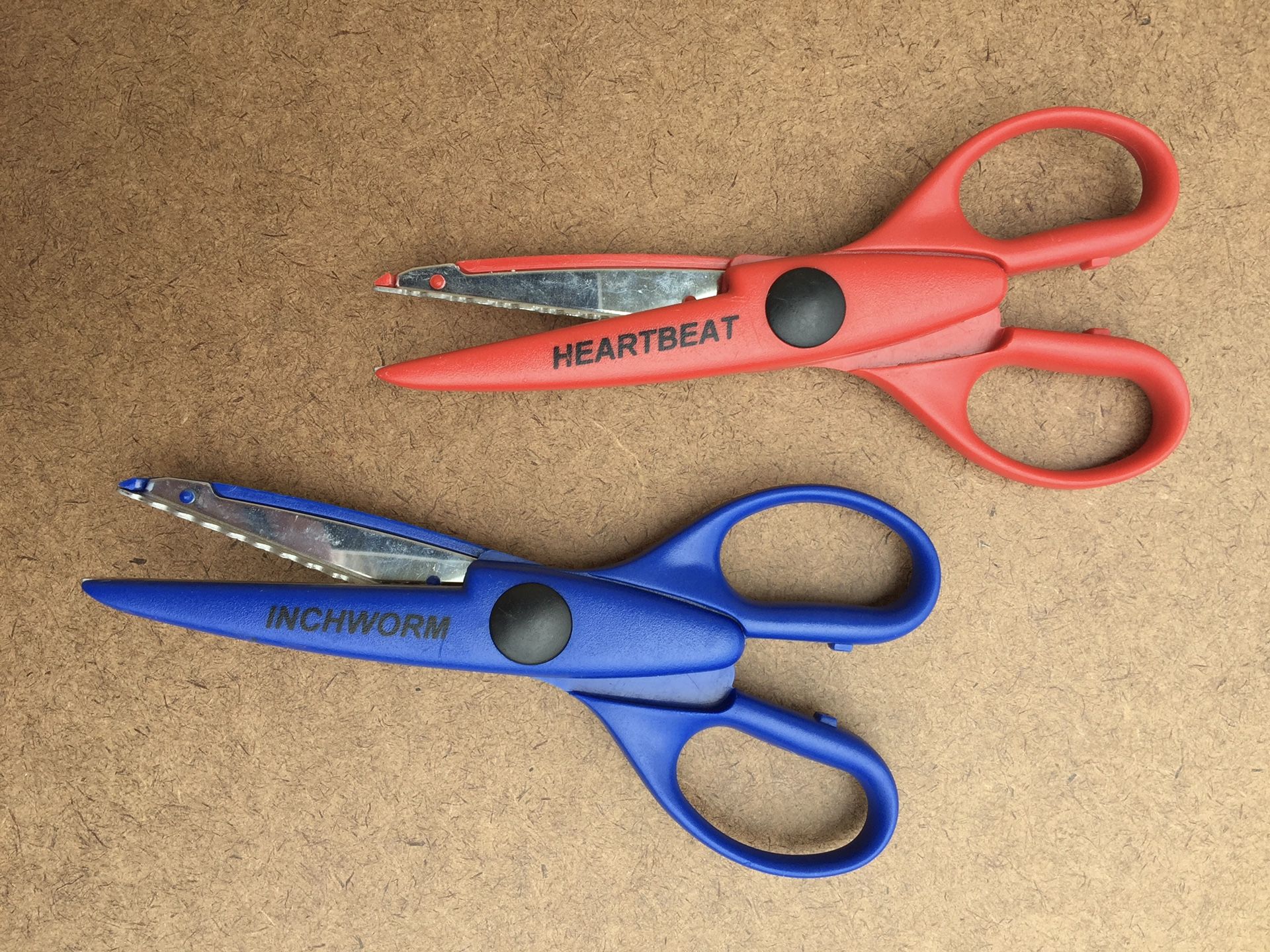 2 Art & Craft Paper Edgers Decorative Scissors - Heartbeat & Inchworm Designs