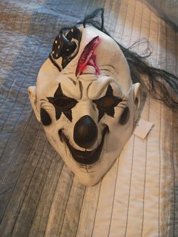 Clown mask