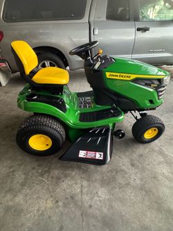 John Deere S120 42 in. 22 HP V-Twin Gas Hydrostatic Riding Lawn Mower