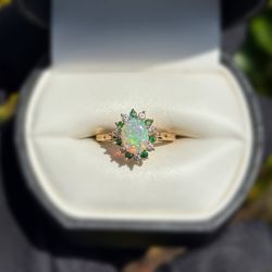 Jewelry 14k solid yellow gold opal emerald diamonds 1.09CTW ring size 5.50