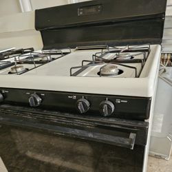 Frigidare Gas Stove Working Perfectly Fine Very Clean I Can Deliver To You 90 Days Warranty 