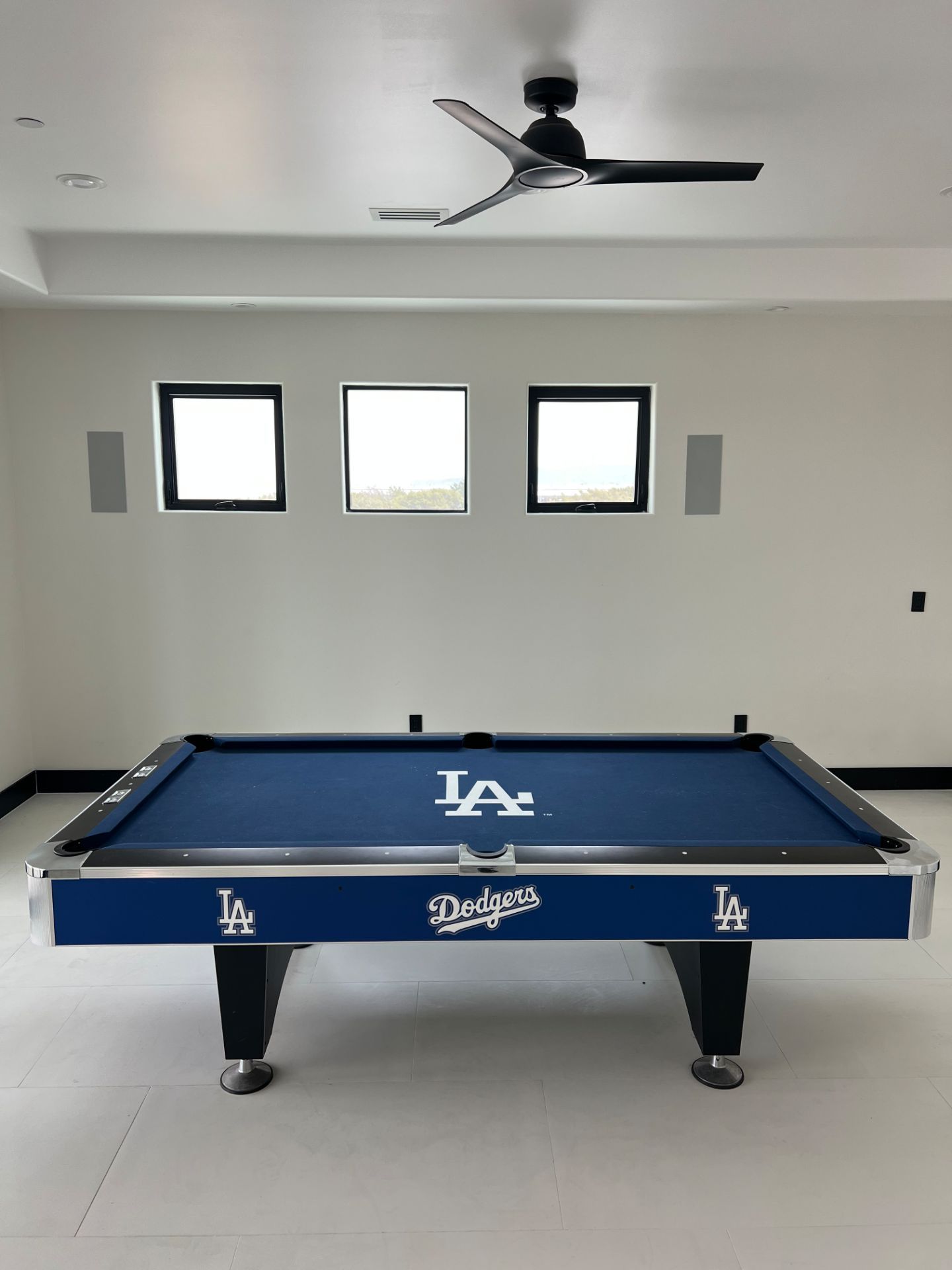 Pool table