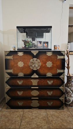 Bandaji Korean Chest