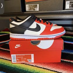 Nike Dunk Low GS 75 Anniversary Bulls Size 4Y