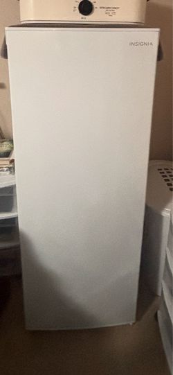 Upright Garage Freezer -7 cu ft