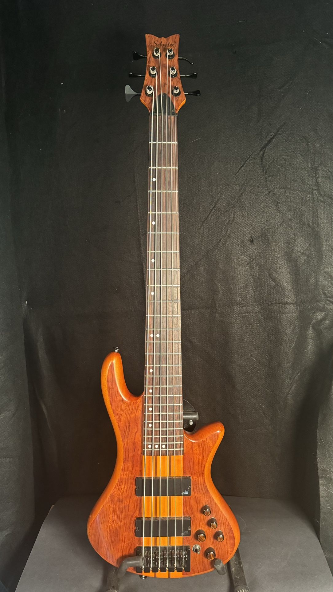 Schecter 6 String Bass