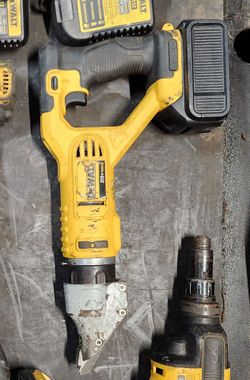 DeWalt 20V Max Cordless Cut-Out Tool