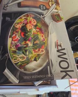 Ultimate Everyday Wok is a 13-inch (34cm) stainless steel pan