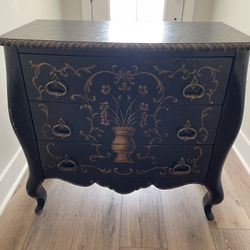 Beautiful Bassett 3 Drawer Accent Chest