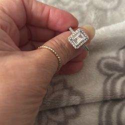 STERLING SILVER MOISSANITE RING SIZE6
