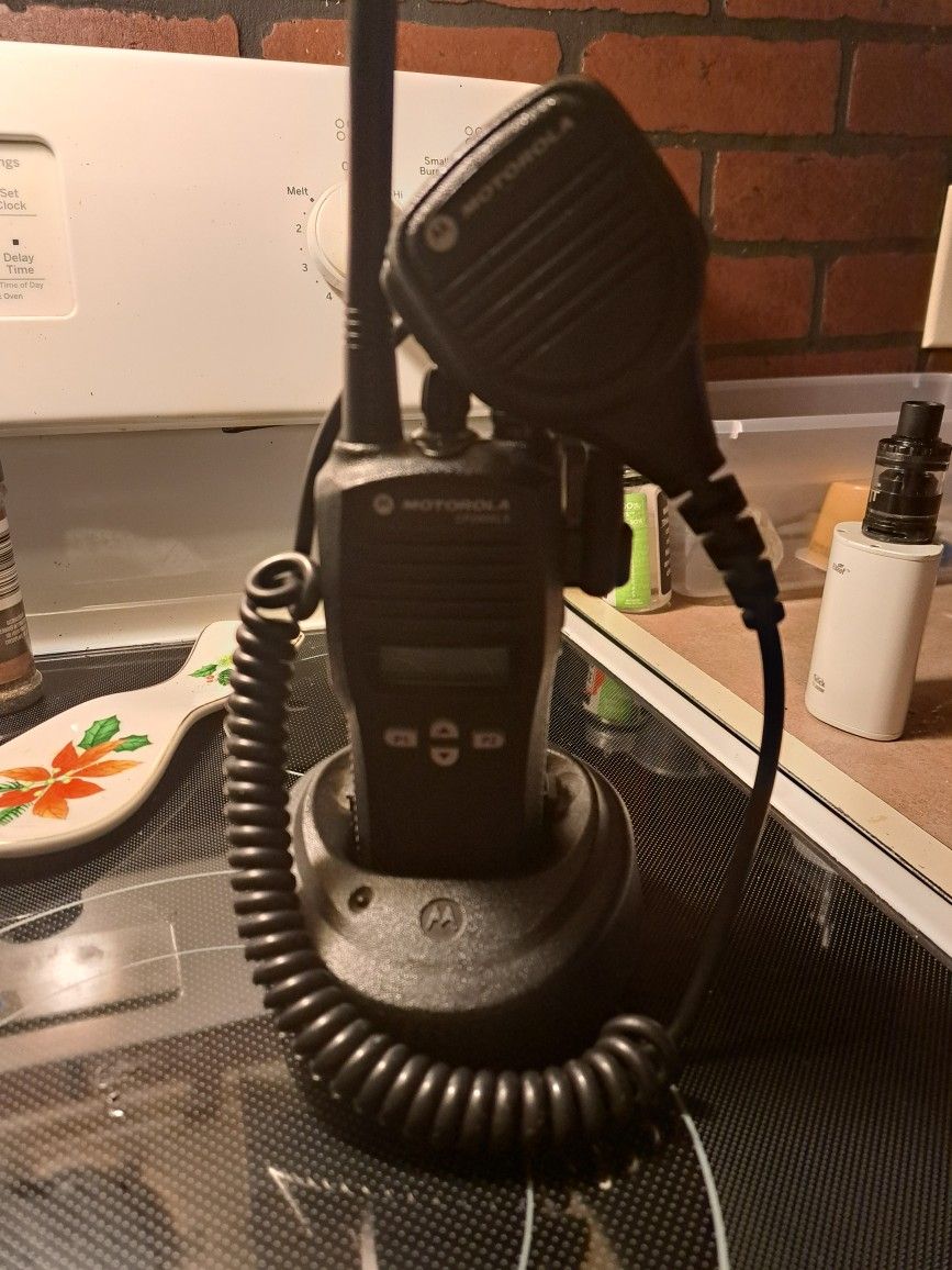 Motorola Cp200xls Vhf 146-174 Mhz Asking 200