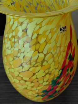 KOSTA BODA CONFETTI VASE(SIGNED)