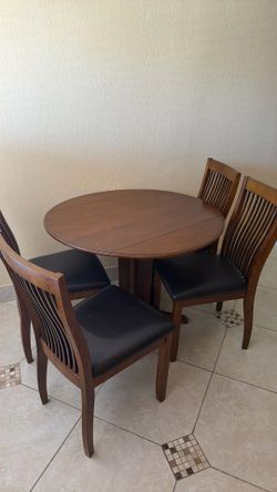 Dinette table with 4 chairs 40 inch