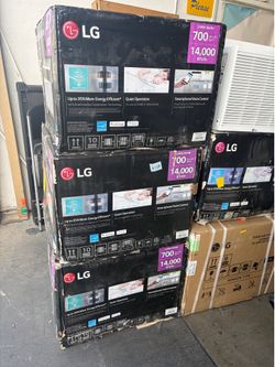 LG large room air conditioner 7000 Sq ft and 14,000 BTUS 115 volt