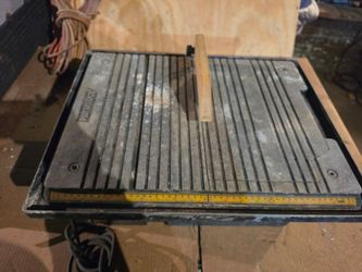 Tile cutter