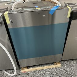 GE DISHWASHER STAINLESS STEEL BRAND NEW OPEN BOX!!!