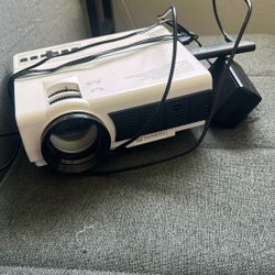 Vankyo Projector