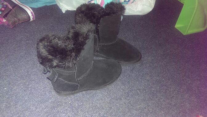 Girl boots