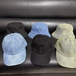 BUCKET HATS 