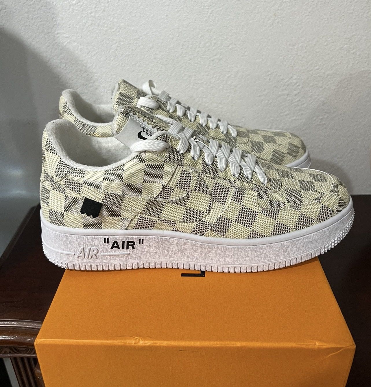 New LV Men’s Shoes. Genuine Leather 