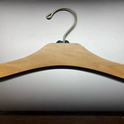 TODDLER WOODEN TOP/T-SHIRT/DRESS/JACKET HANGERS…SETS OF 10