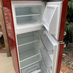 Refrigerator Excellent Like New 160 Firm 