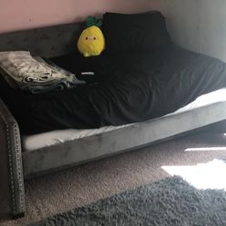 Day Bed , Pull Out Mattress 