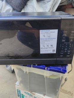 Large countertop microwave