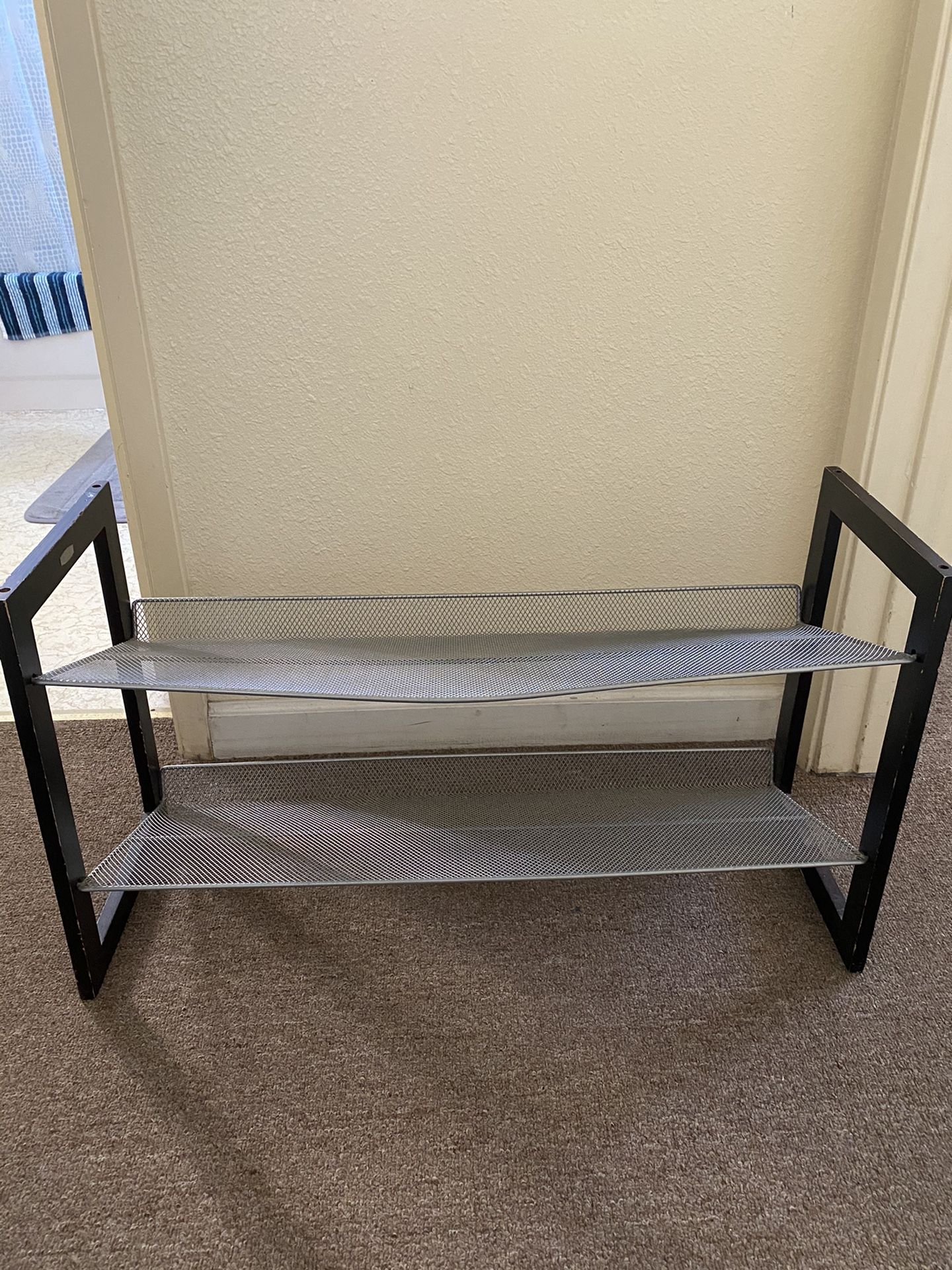 Shoe rack Rubbermaid