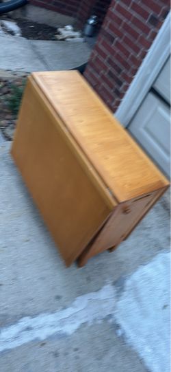 Collapsible table 77407