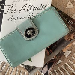 Tiffany Blue (Aqua) Vintage Genuine Leather Coach Wallet 