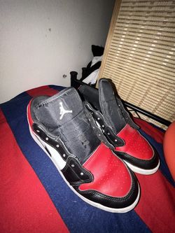 Size 6.5 Don’t Got Laces