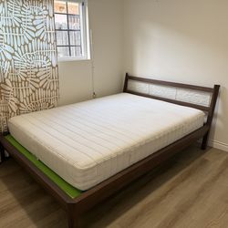 Queen size Bed mattresse and frame