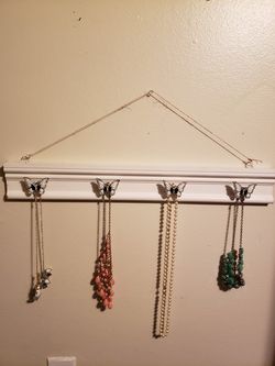 Jewelry hanger