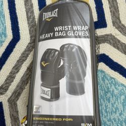 Everlast WristWrap Heavy Bag Boxing Gloves