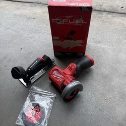 Milwaukee fuel m12 3in cut out tool (tool only)