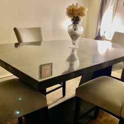Dinning Room Table (Pick Up Only)