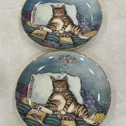 Pair of Danbury Mint "Cat Nap" decorative collector plates. 8.25”