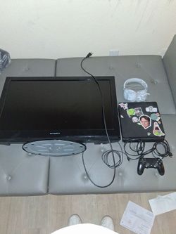 Tv/Playstation 4 with controller, all cords including charger for the controller