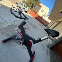Sole SB700 Spin Bike Exercise Bike 