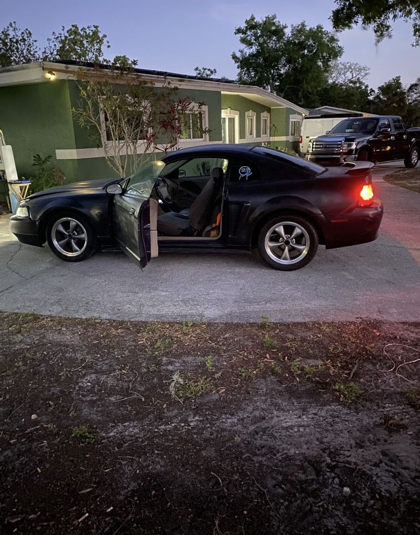 2004 Ford Mustang