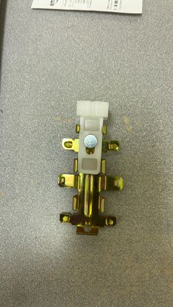Swisco Bypassing Door Top Guide Bracket # 23-090