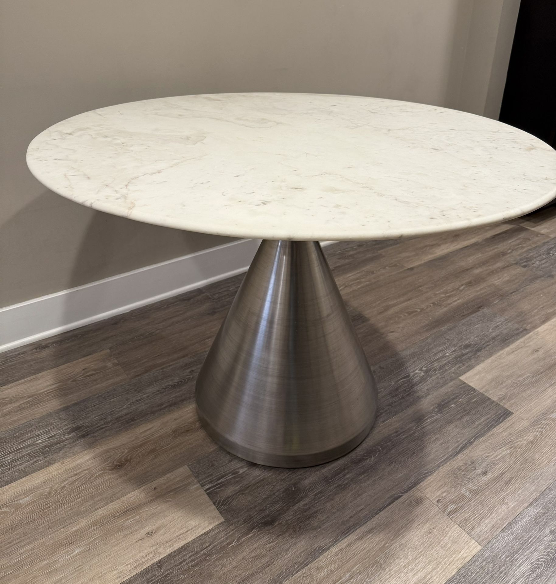 West Elm Round Pedestal Dinning Table